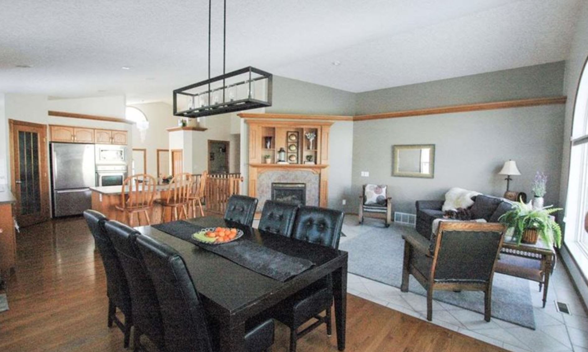 dining area staged